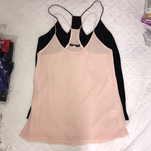๐2 Bundle Gorgeous T-back camisole blouses Size S - Picture 2 of 8
